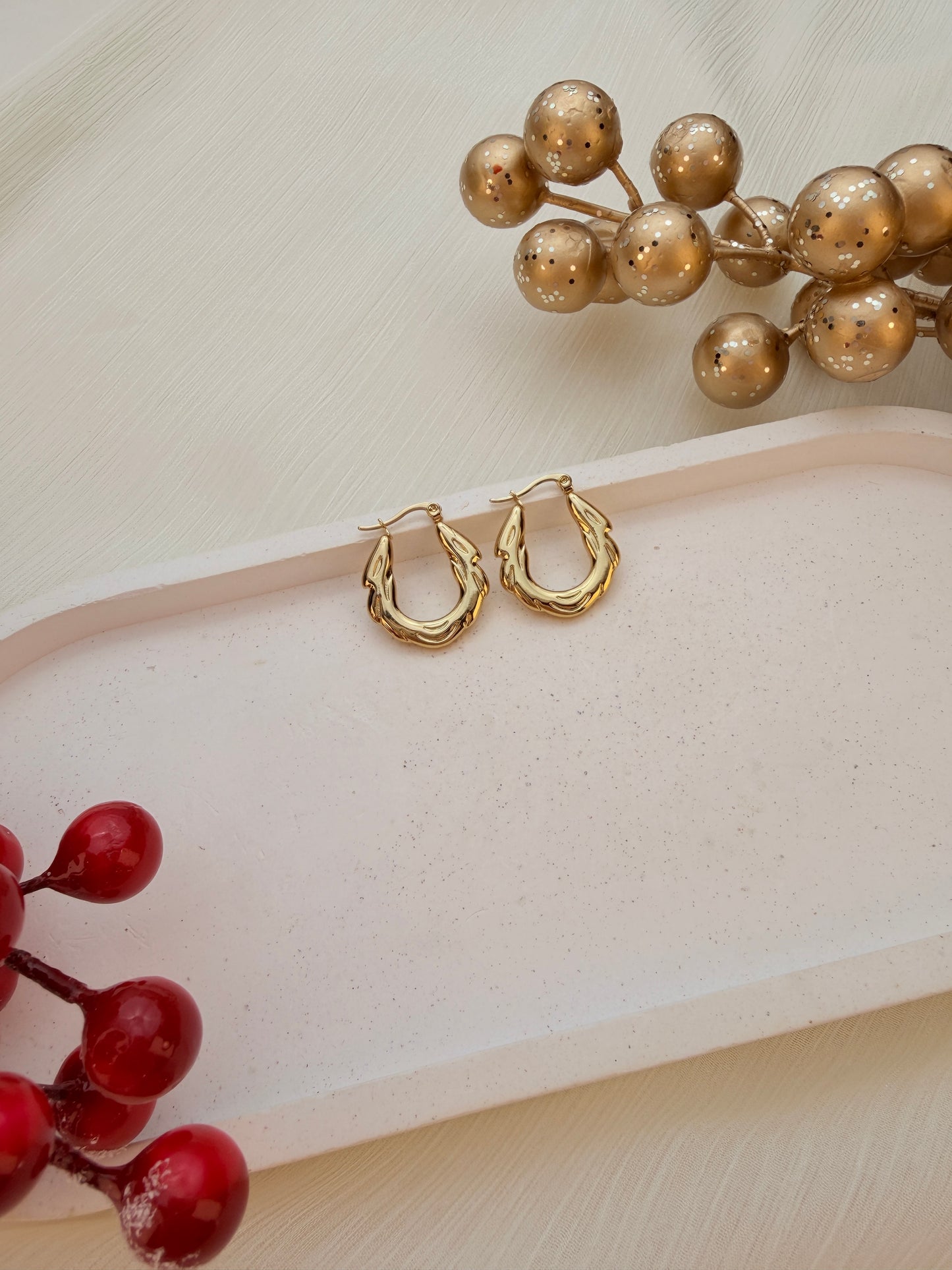 Aura Hoops