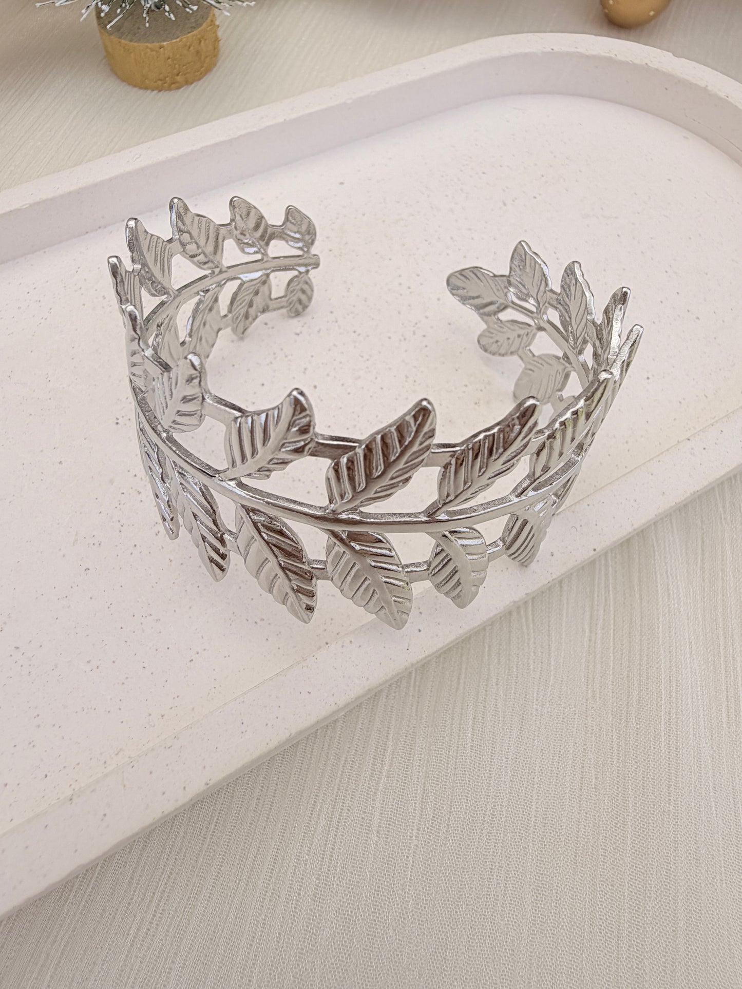 Laurel Bangle