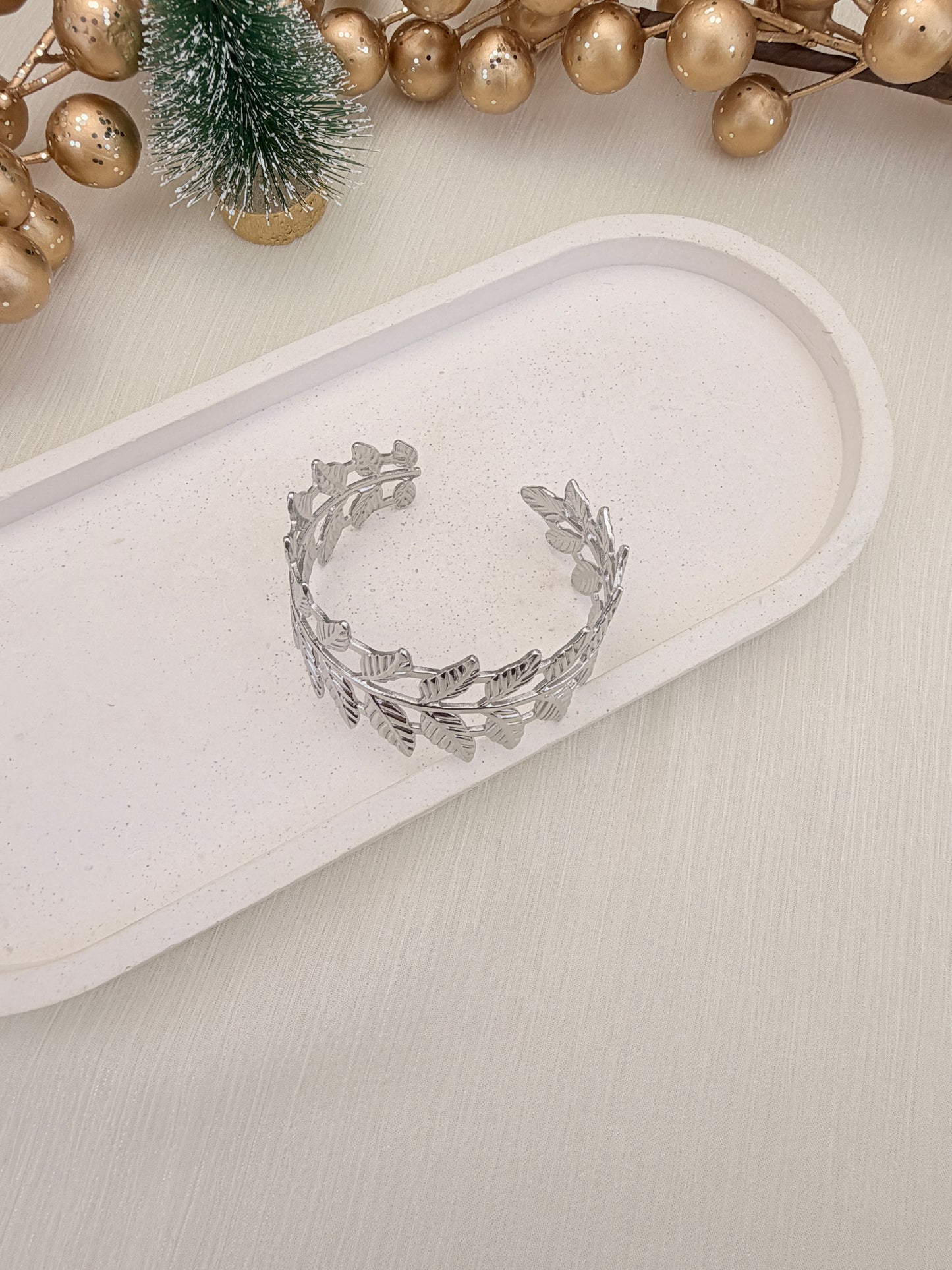 Laurel Bangle