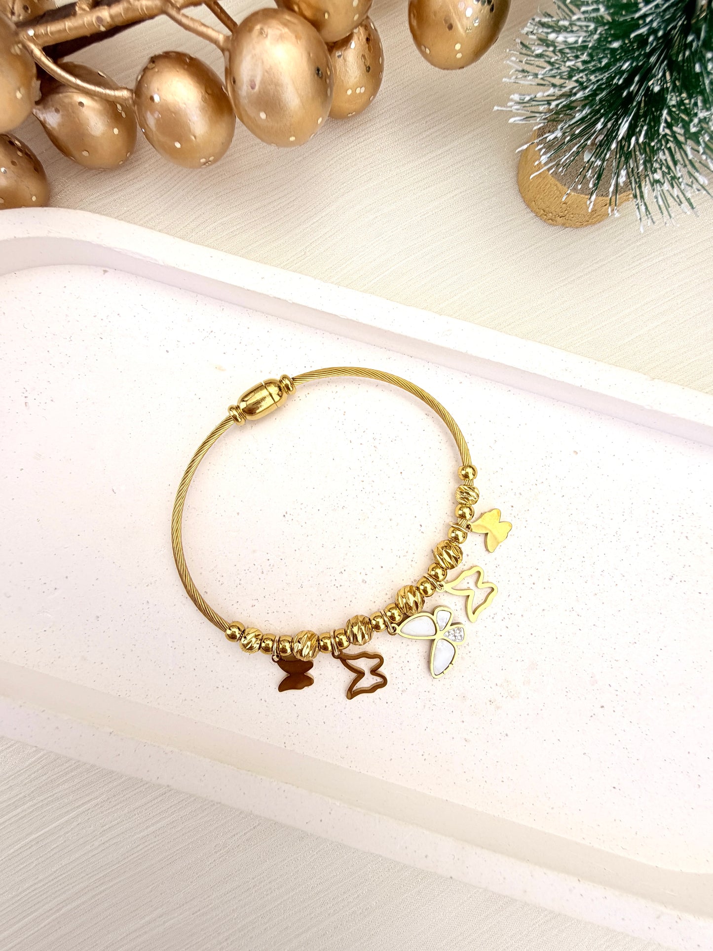 Flutter Charm Bangle
